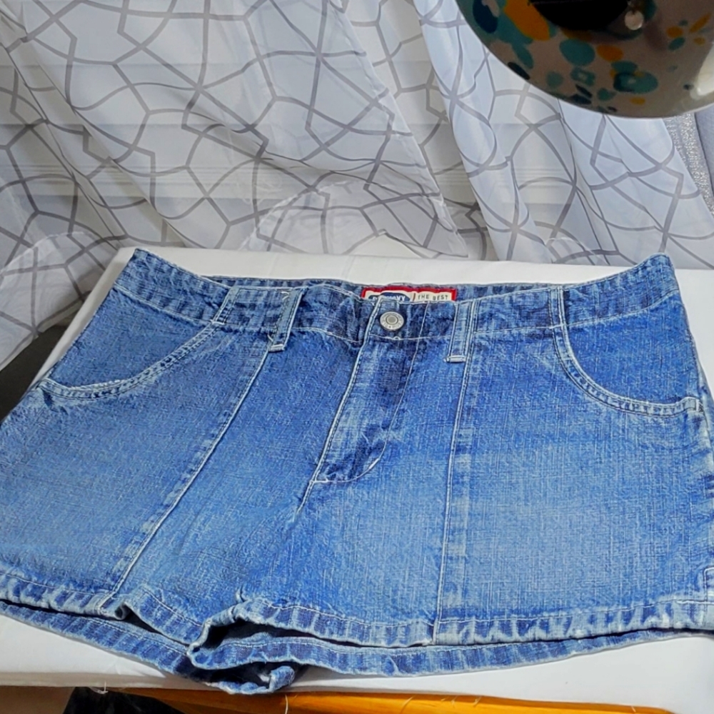 ❤ OLD NAVY. VINTAGE   BLUE  JEANS  SHORTS SIZE 6